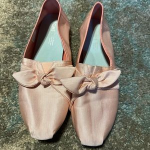 Toms shoes with bow detail
